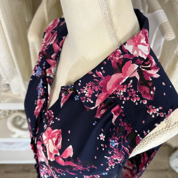 Elle sz. medium tunic length blue floral button up sleeveless top, office #3855 - Picture 5 of 9